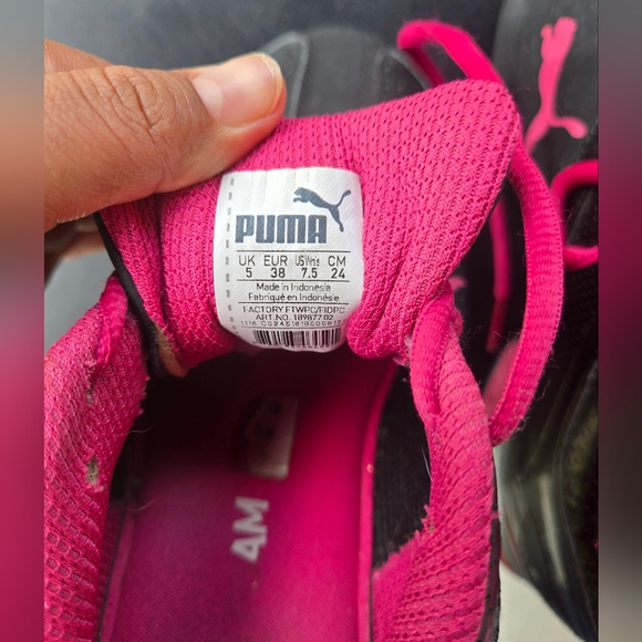 Puma‎ Black and Pink Sporty Sneakers with Mesh Design - Picture 7 of 7